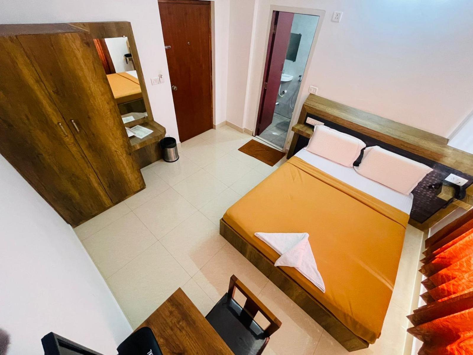 B Six Hotel Bangalore Ngoại thất bức ảnh