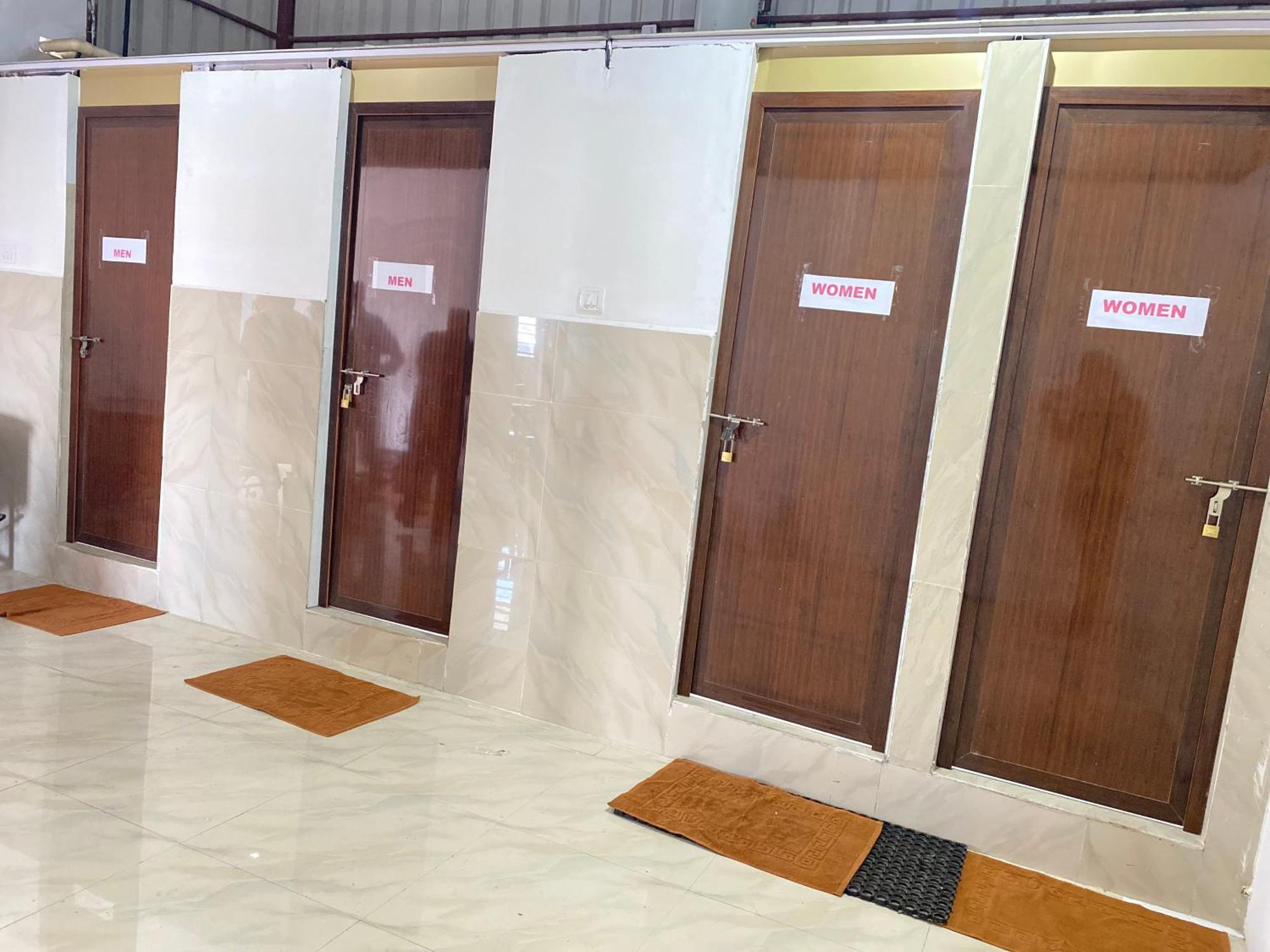 B Six Hotel Bangalore Ngoại thất bức ảnh