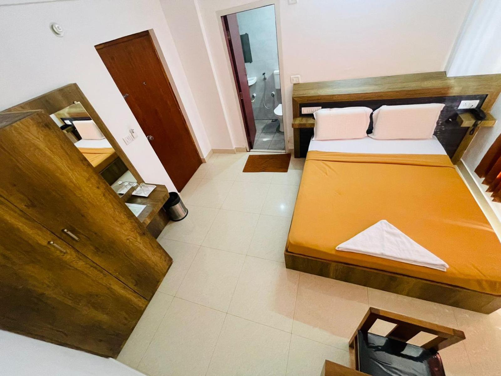 B Six Hotel Bangalore Ngoại thất bức ảnh