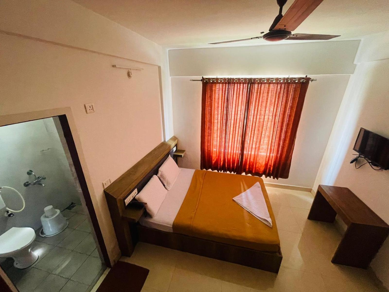 B Six Hotel Bangalore Ngoại thất bức ảnh