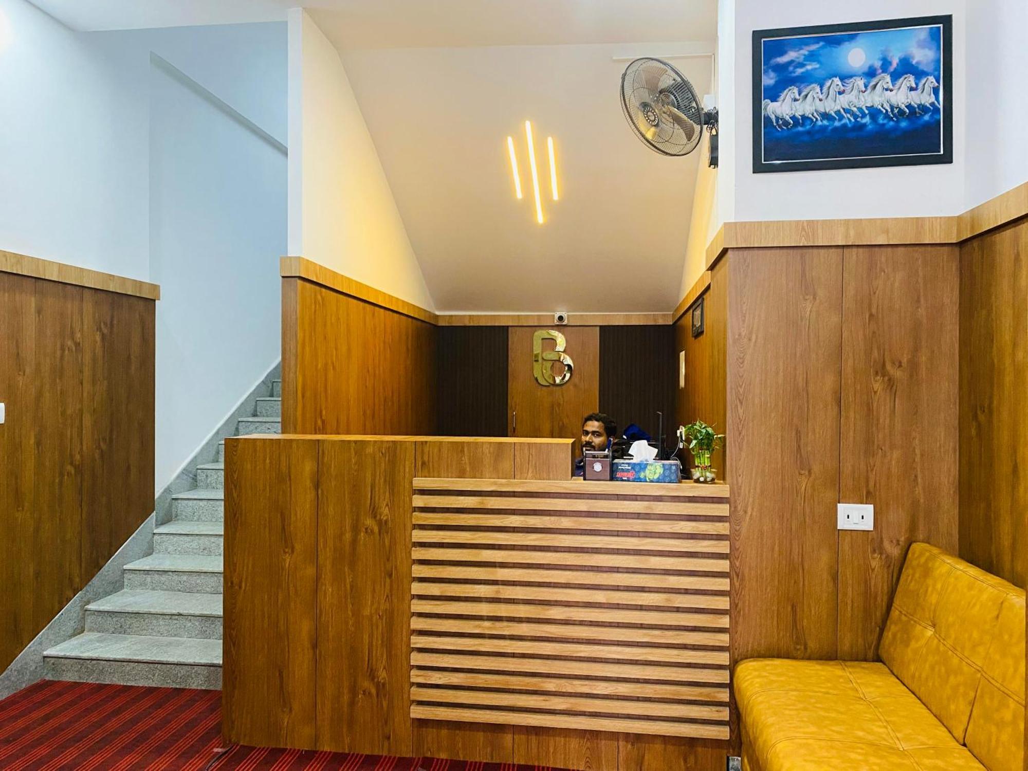 B Six Hotel Bangalore Ngoại thất bức ảnh