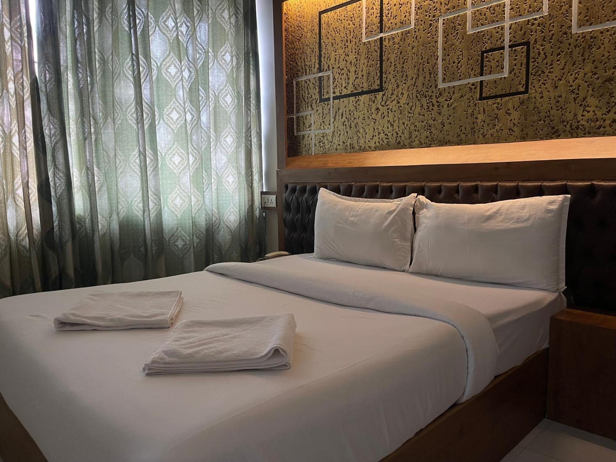 B Six Hotel Bangalore Ngoại thất bức ảnh